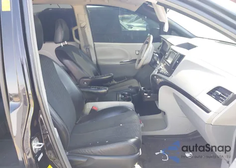 2013 Toyota Sienna Se 8 Passenger z USA, uszkodzony, nr VIN 5TDXK3DCXDS348552